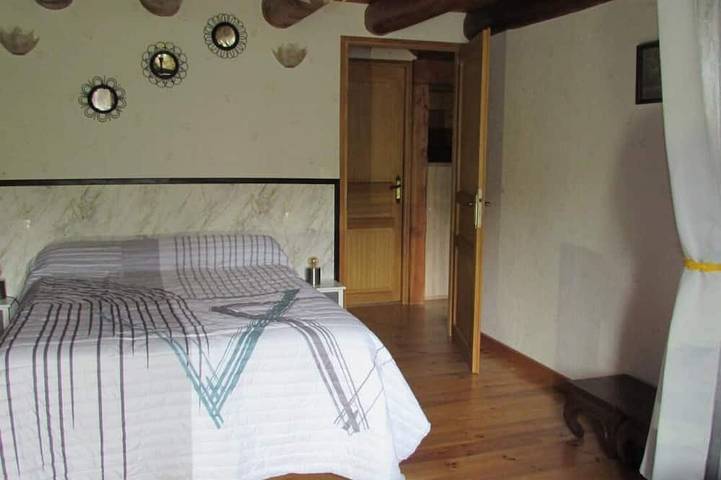 Location de vacances pour 11 personnes, avec jardin dans Albaret-le-Comtal - 4