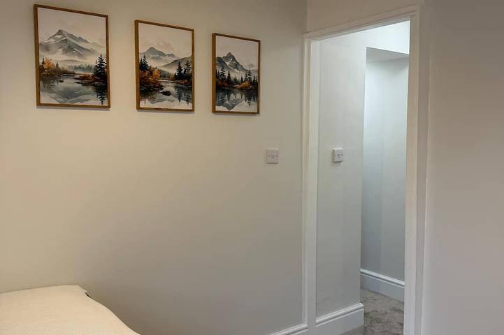 Entire apartment, Walk to Train Bolton ~Free Parking ~close to Shops in Bolton, Greater Manchester