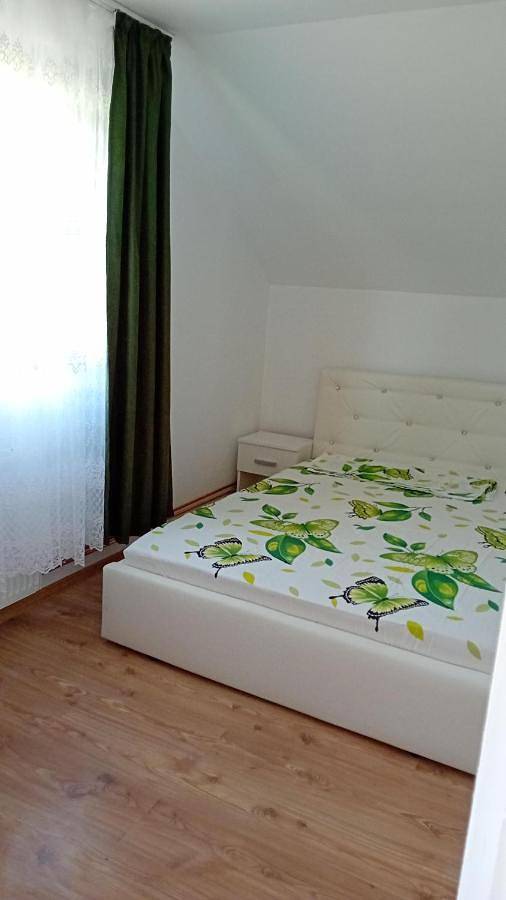 Gîte pour 2 personnes, avec vue ainsi que terrasse et jardin