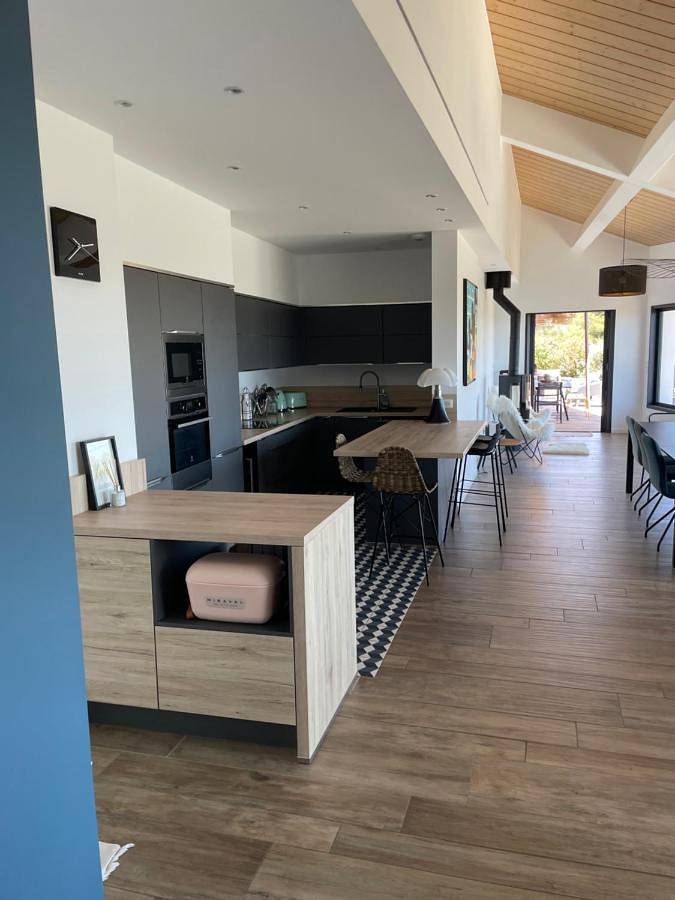 Villa pour 10 personnes, avec piscine ainsi que vue et jardin, animaux acceptés à Toulon - 2