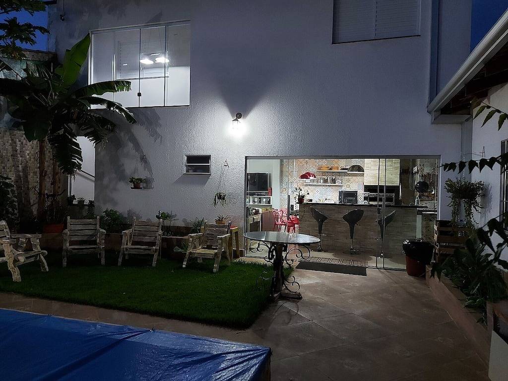 Haus in Eigentumswohnung, Sicherheit, halb neues Eigentum, innerhalb der Stadt 15 Plätze. in Chapada dos Guimarães, Mato Grosso