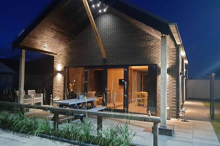 Ferienhaus für 10 Personen, mit Whirlpool und Sauna sowie Garten in Dirkshorn