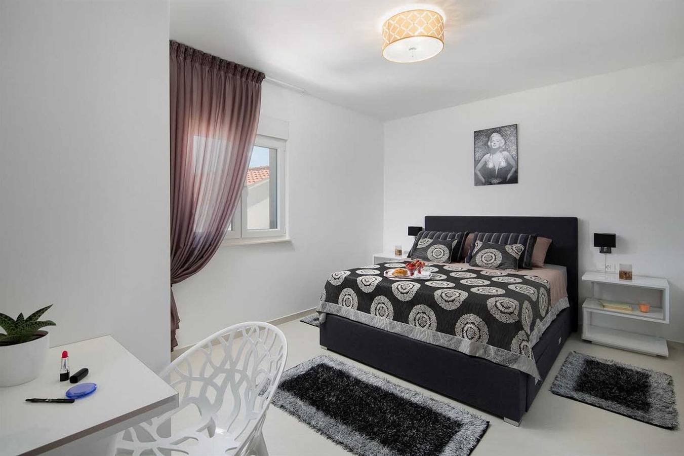 Geheel appartement, Air-conditioned apartment for 2-4 persons | just 10 meters to the sea in Vir