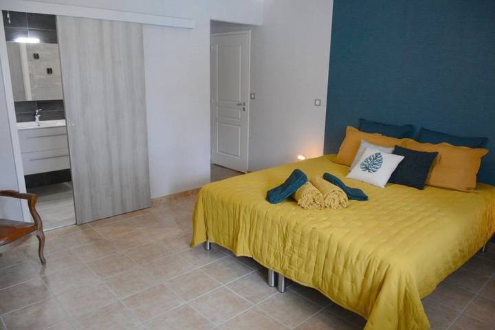 Gîte pour 3 personnes, avec jardin ainsi que vue et piscine à Tournon-sur-Rhône - 2