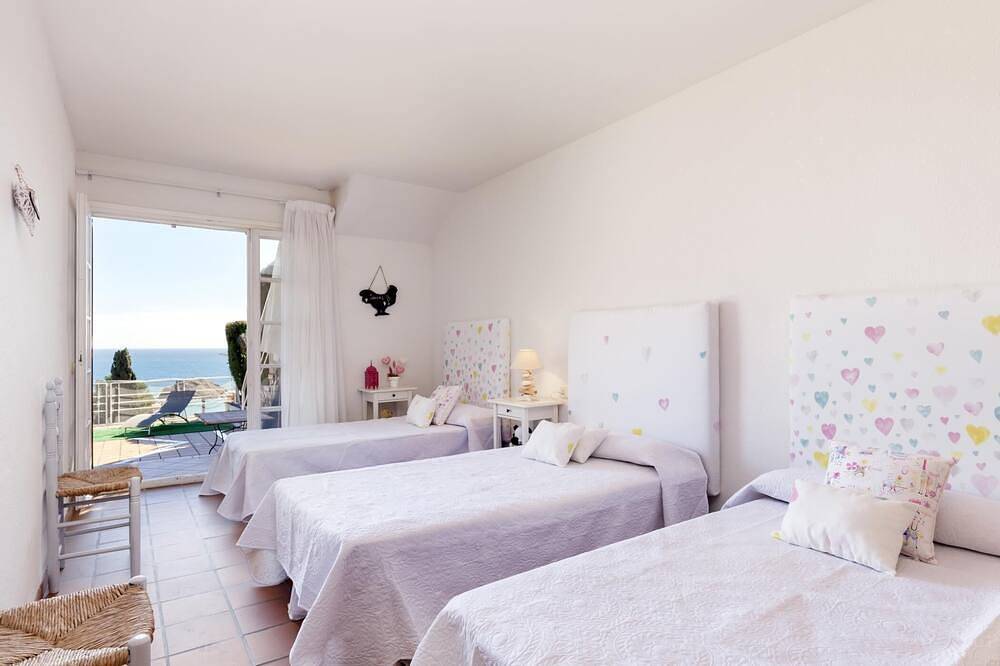 Sailor House with Sea Views in Mar Menuda, Tossa de Mar