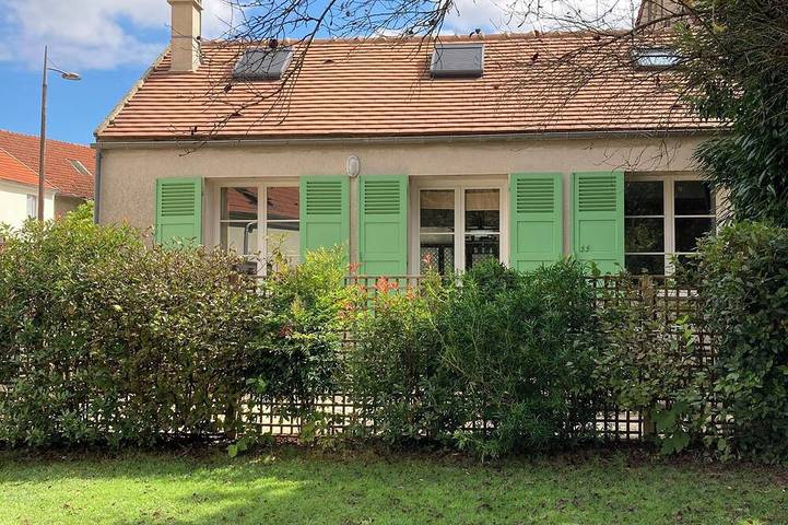 Maison de vacances pour 4 personnes, avec terrasse et jardin à Bussy-Saint-Georges