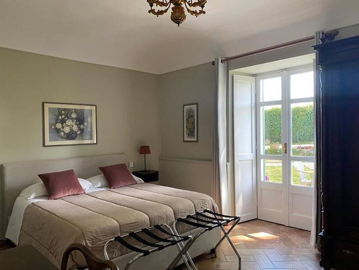 Location de vacances pour 2 personnes, avec piscine ainsi que vue et jardin à Ivrea (Italie) - 2