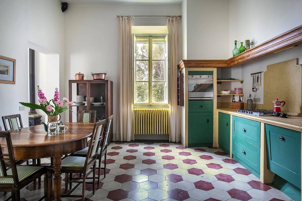 Appartement entier, Fattoria Beletage with roof terrace & pool in Castiglioncello, Côte des Étrusques