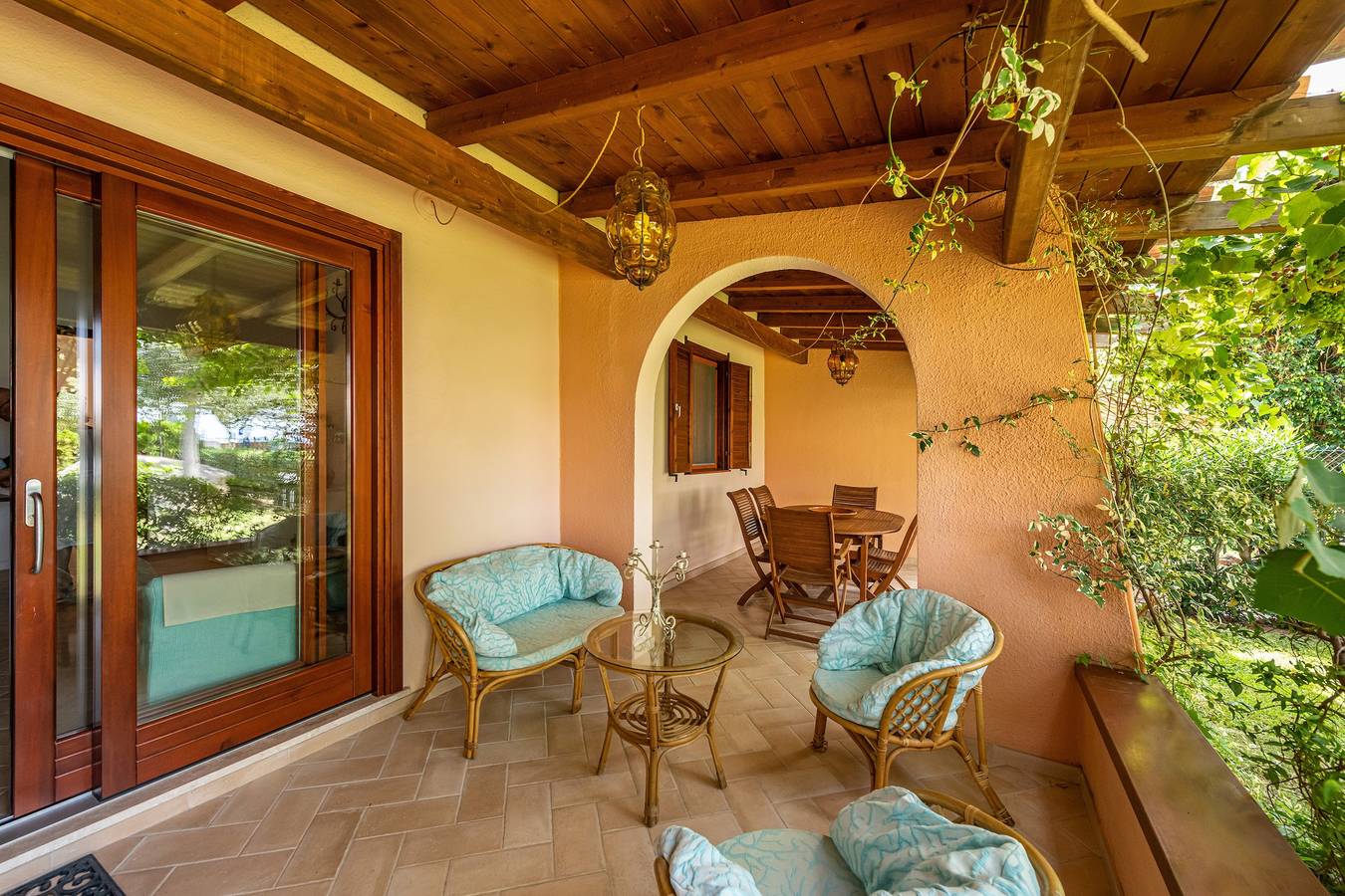 Casa vacanze "Casa Anna" vicino alla spiaggia con vista sul mare e adatta agli animali domestici in Geremeas, Cagliari e Dintorni