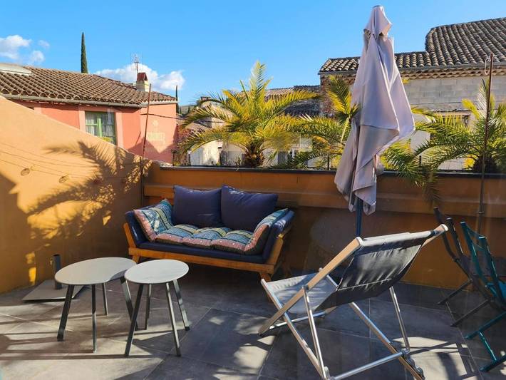 Location de vacances pour 6 personnes, avec terrasse et vue à Villedieu
