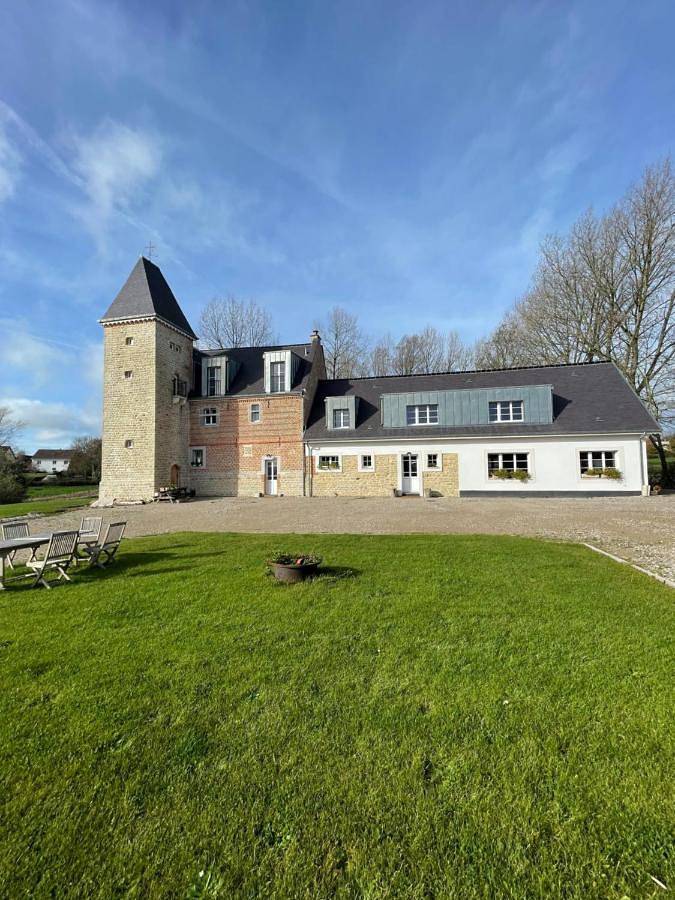 Location de vacances pour 12 personnes, avec Terrasse ainsi que Jardin et Vue à La Capelle-lès-Boulogne