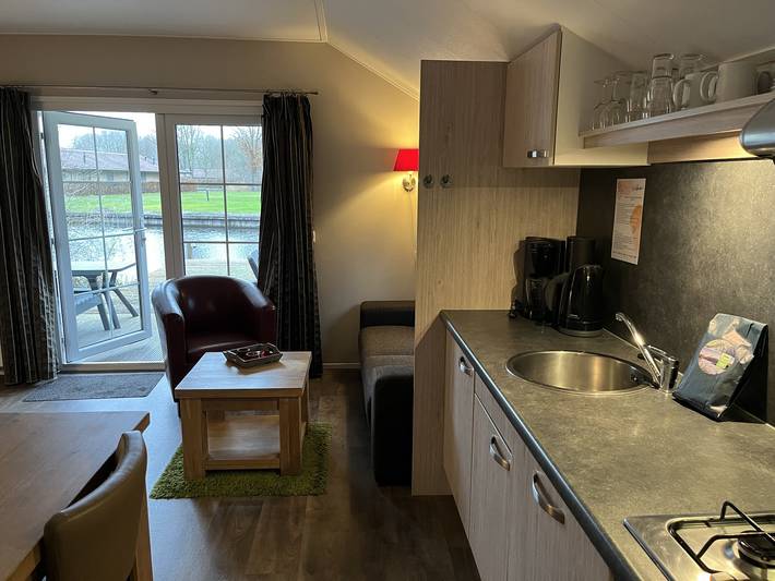 Eco-Chalet für vier Personen im natürlichen Umgebung in Ossenzijl, Nationalpark Weerribben-Wieden
