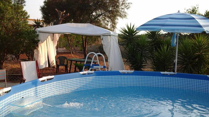 Villa Il Giardino con Piscina a soli 350 mt dalla Spiaggia di Punta Prosciutto in Porto Cesareo, Golfo de Tarento