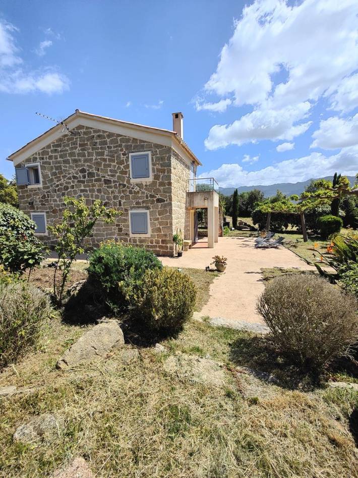 Gîte pour 4 personnes, avec terrasse et jardin à Serra-di-Ferro - 3