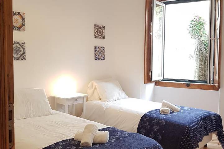 Ganze Wohnung, Charmantes & zentrales Apartment in traditionellem Chalet in Sintra, Naturpark Sintra-Cascais