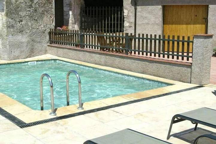 Gîte pour 4 personnes, avec piscine