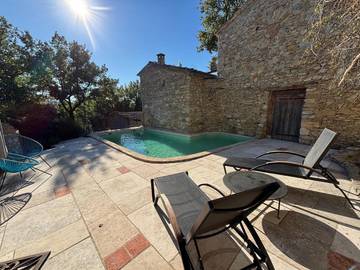 Gîte pour 2 personnes, avec balcon et piscine à Mollans-sur-Ouvèze