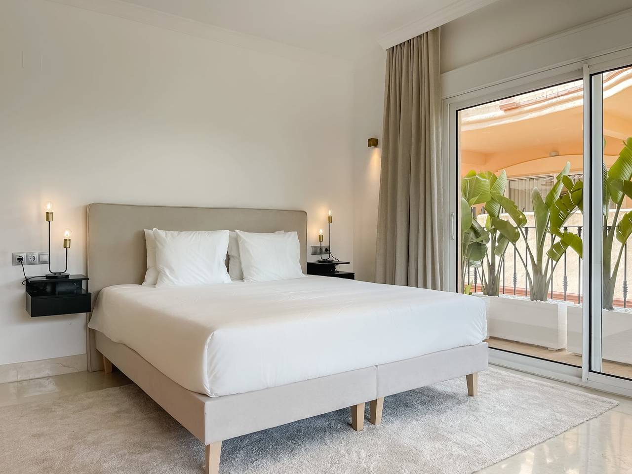 Entire apartment, Aloha Hills Club 3 | Luxury Retreat Pools Gym Spa in Nueva Andalucia Golf Valley, Marbella