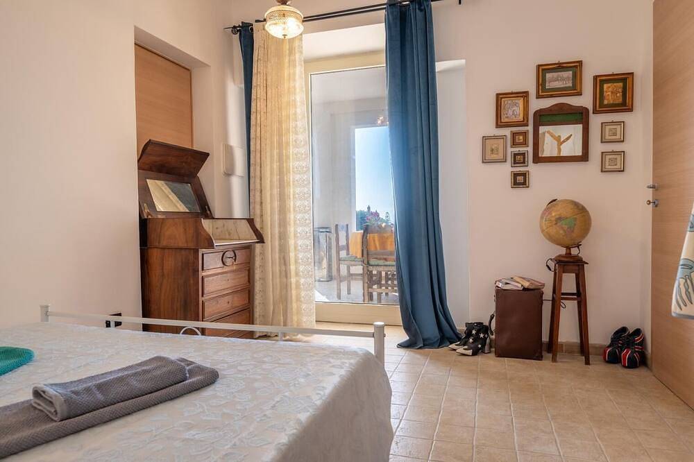 Appartamento intero, Lu Ientu, suite con terrazza e camera da letto vista mare in Pulsano, Golfo di Taranto