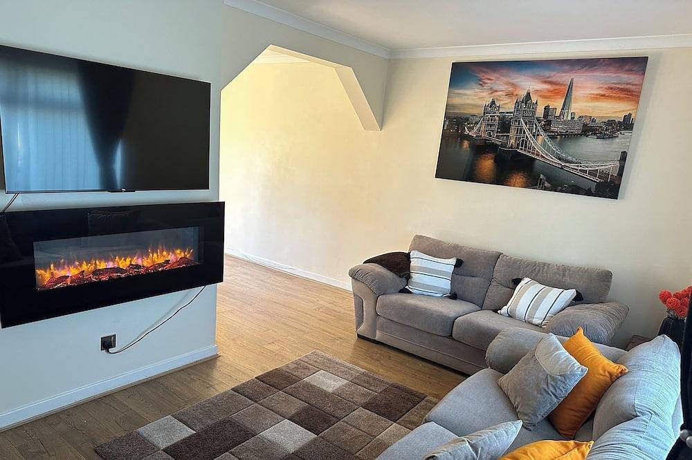 Stunning cozy three bedroom house near Ari in Aberdeen, Aberdeenshire