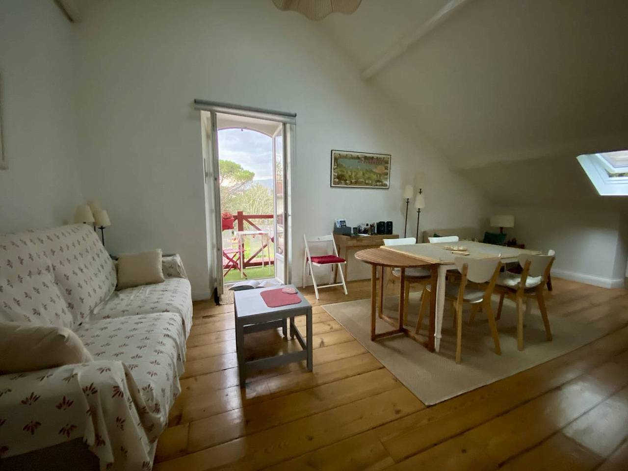 Appartement entier, Cambo: Appartement charmant, 2 pers, parking, wifi in Cambo-les-Bains, Région de Bayonne