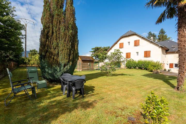 Gîte pour 4 personnes, avec jardin à Aramits