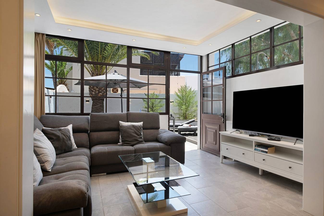 Appartement entier, Appartement 'Tranquilidad 300m To Beach' avec terrasse privée, jardin partagé et Wi-Fi in Puerto del Carmen, Tías