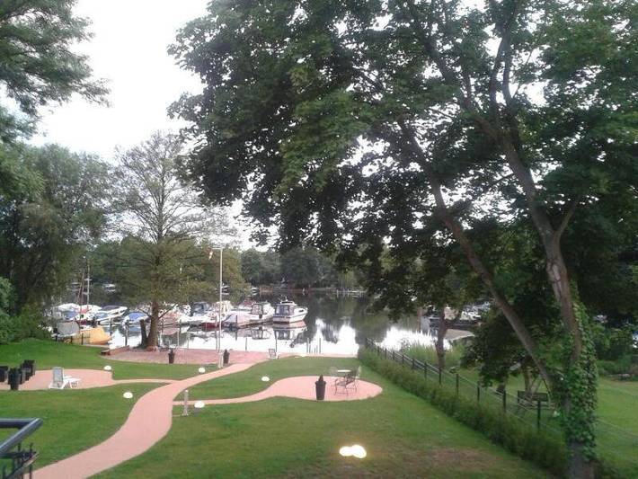 Ferienwohnung für 4 Personen, mit Sauna und Seeblick sowie Garten und Ausblick in Berlin - 3