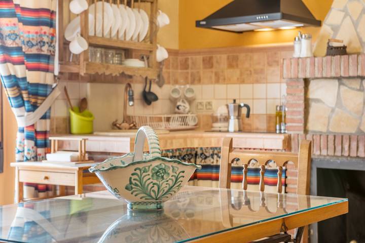 Ganze Wohnung, Ferienwohnung 'Lavanda' für 4 – das größte Apartment im Haus, mit Balkonen zum Tal – Sierra de Cazorla in Hinojares, Sierras de Cazorla Segura Naturpark