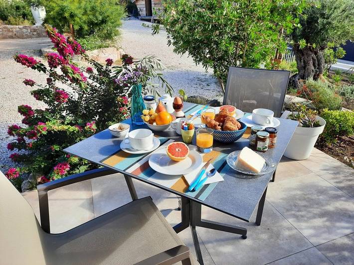 Chambre d’hôte pour 2 personnes, avec piscine et jardin en Corse - 3