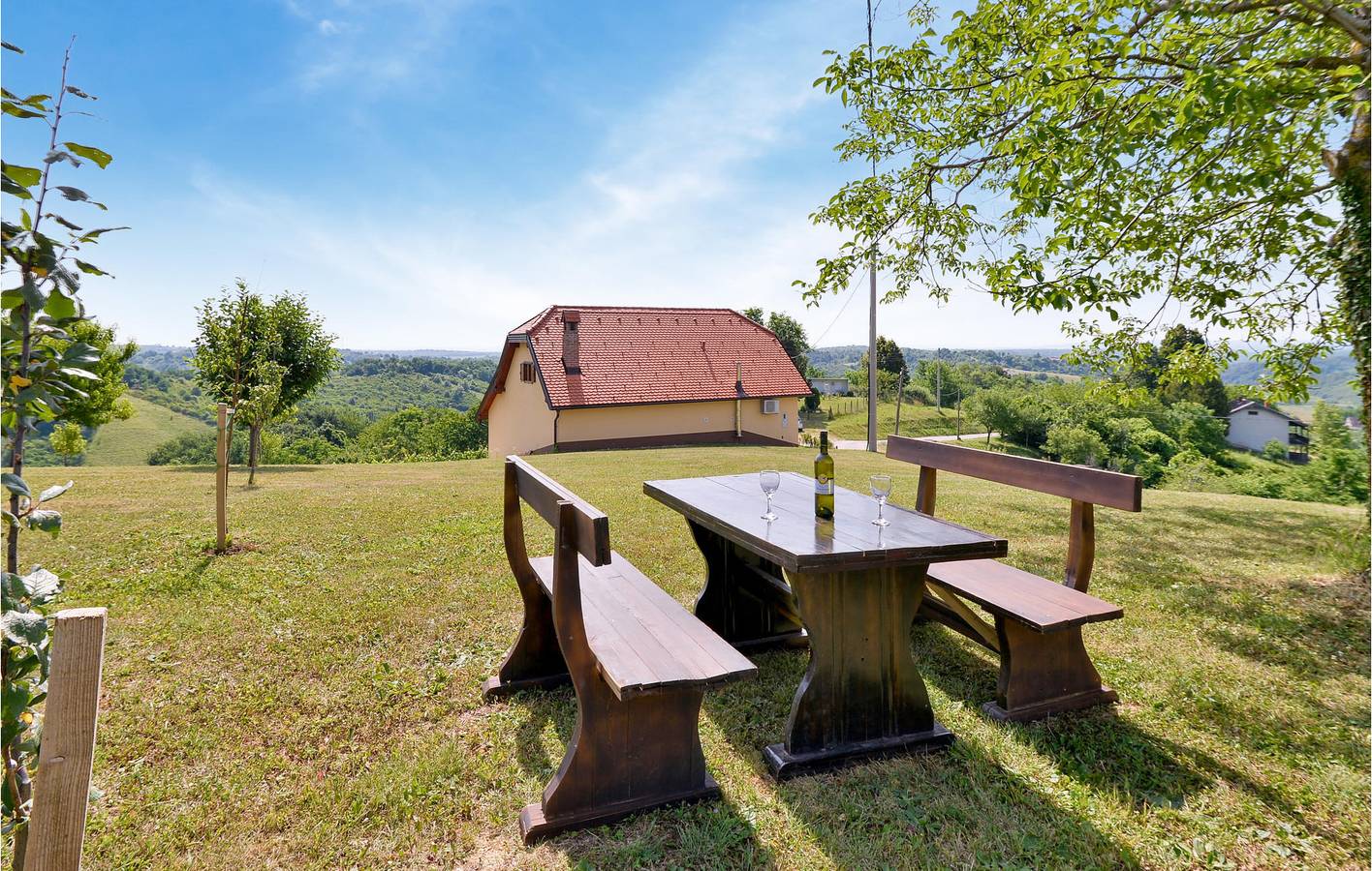 Charmante 2-Zimmer-Wohnung mit Pool, Terrasse und WLAN in Zagreb und Umgebung