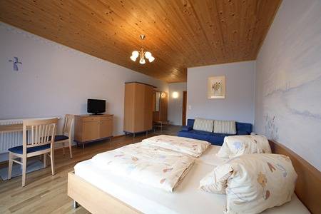 Ganze Wohnung, Weinbauernhof Vier Jahreszeiten - Doppelzimmer Winter mit Balkon in Staatz, Weinviertel