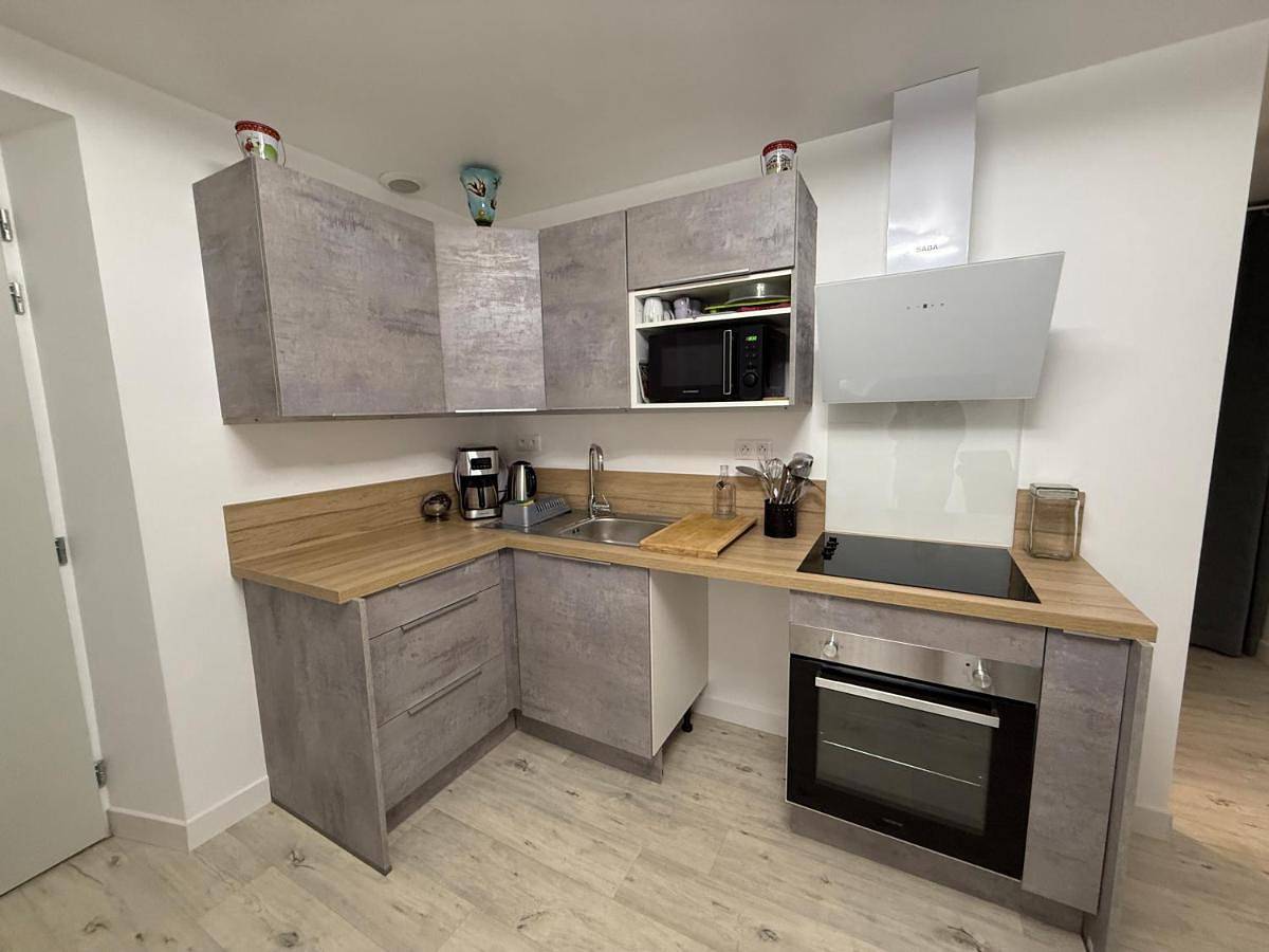 Appartement entier, One-Bedroom Apartment in Ustaritz, Région de Bayonne