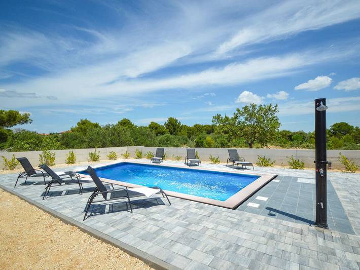 Ferienwohnung für 6 Personen, mit Garten und Pool in Drage (Pakoštane) - 3