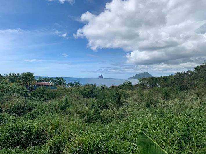 Location de vacances pour 6 personnes, avec piscine ainsi que vue et jardin dans Anse Mabouyas - 3