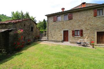 Villa Con Piscina per 4 Persone in Castel Focognano, Toscana, Foto 3