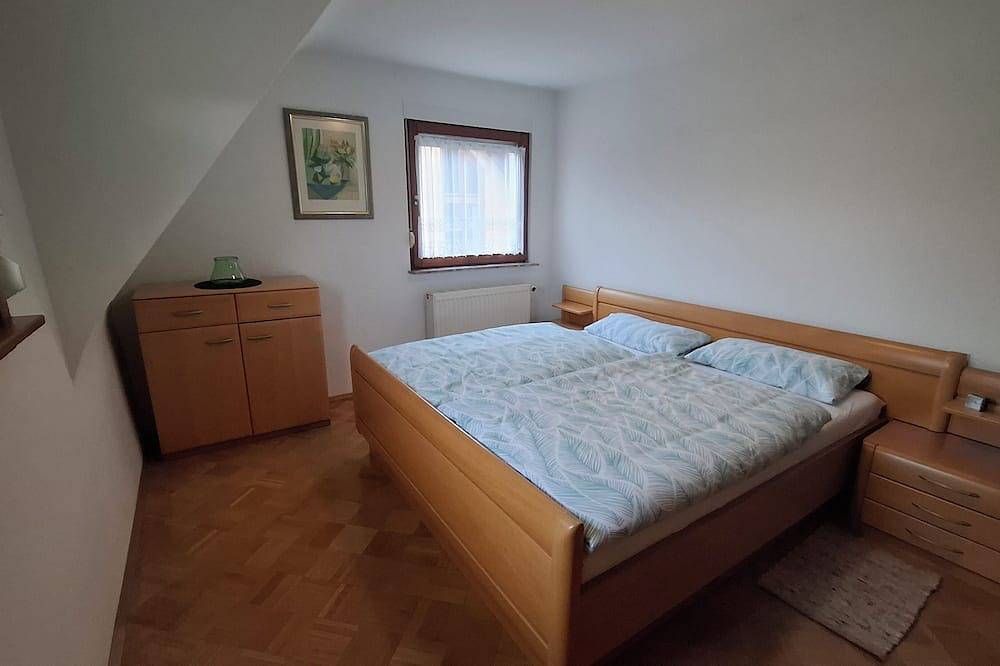 Ganze Wohnung, Haus am Röthel, am Schwarzwaldrand mit Aussicht in die Rheinebene. in Lauf, Mittlerer Schwarzwald