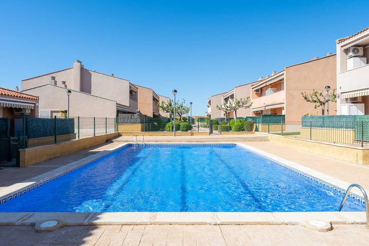 Apartamento entero, Apartamento 'Solemio I' con piscina compartida, Wi-Fi y aire acondicionado in Villa Romana, Costa Dorada