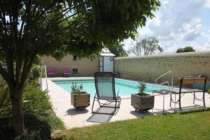 Location de vacances pour 2 personnes, avec jardin ainsi que jacuzzi et piscine à Doué-la-Fontaine - 3