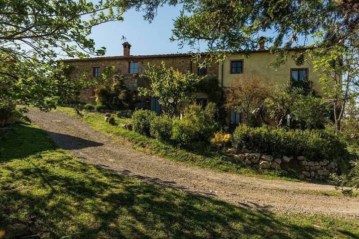 Location de vacances pour 10 personnes, avec jardin et piscine