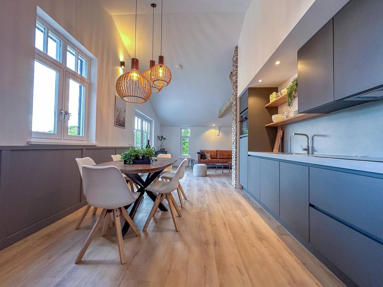 Door groen omgeven luxe woning met hottub in Noord-Brabant