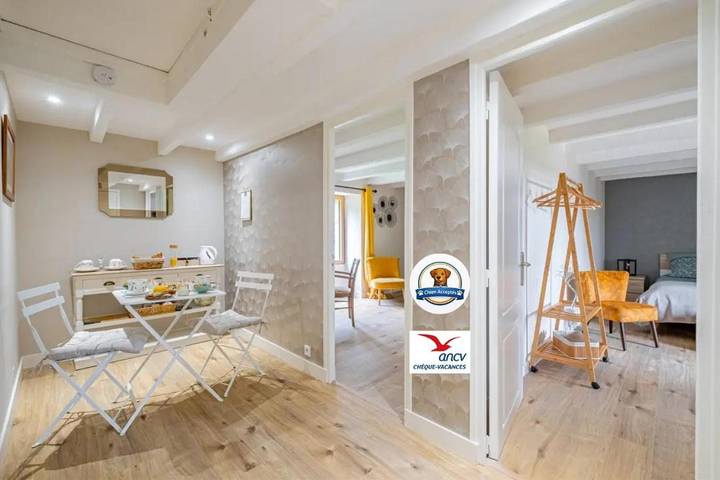 Location de vacances pour 4 personnes, avec Jardin ainsi que Piscine et Vue à Redon