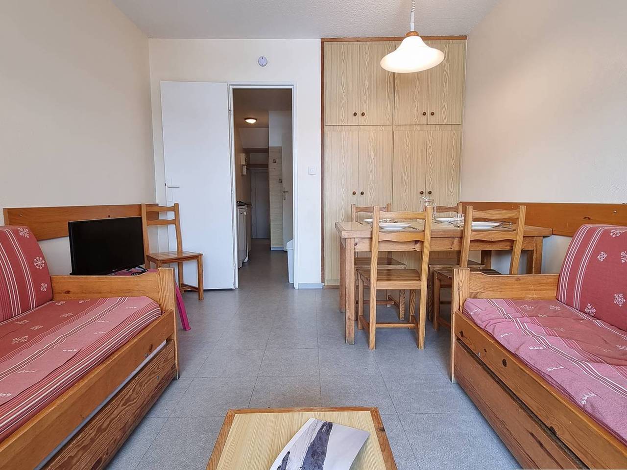 Ganze Wohnung, Gemütliche Wohnung nahe den Pisten mit Parkplatz und Wifi in Saint-Étienne-en-Dévoluy, Le Dévoluy
