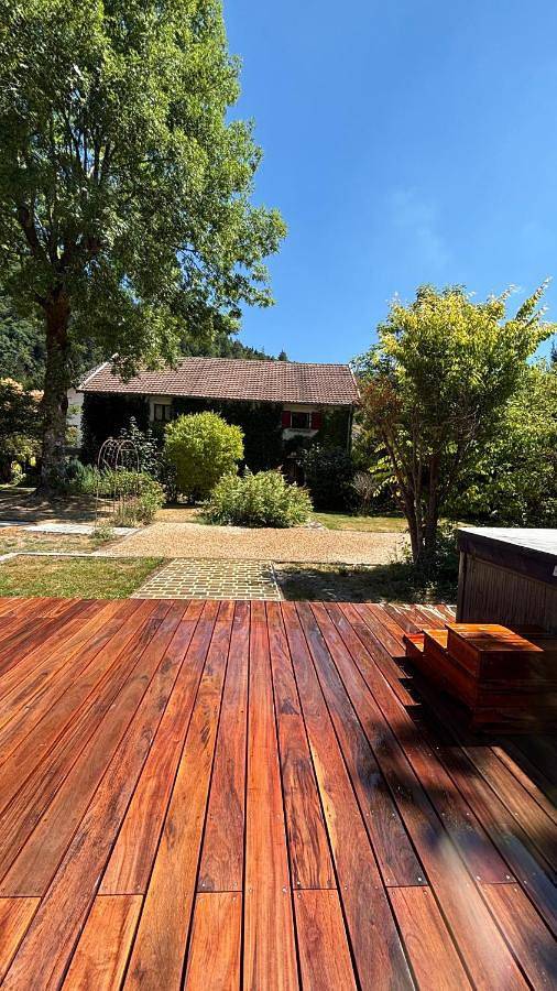 Maison de vacances pour 6 personnes, avec Jacuzzi et Terrasse ainsi que Jardin et Vue