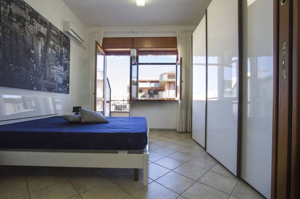 Entire apartment, Perla - cozy 2 bedroom apartment centrally located in Capo d'Orlando, Sicily in Capo d'Orlando, Messina Province