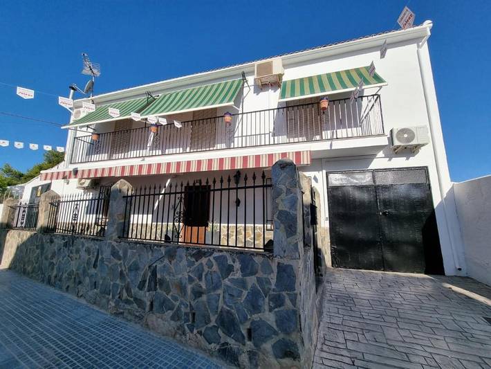 Casa rural para 10 personas, con Balcón y Terraza además de Jardín y Piscina en Fuente-Tójar - 4