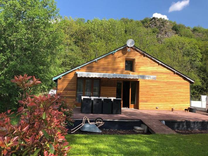 Chalet pour 11 personnes, avec jardin et vue, animaux acceptés à Chambon-sur-Lac - 4