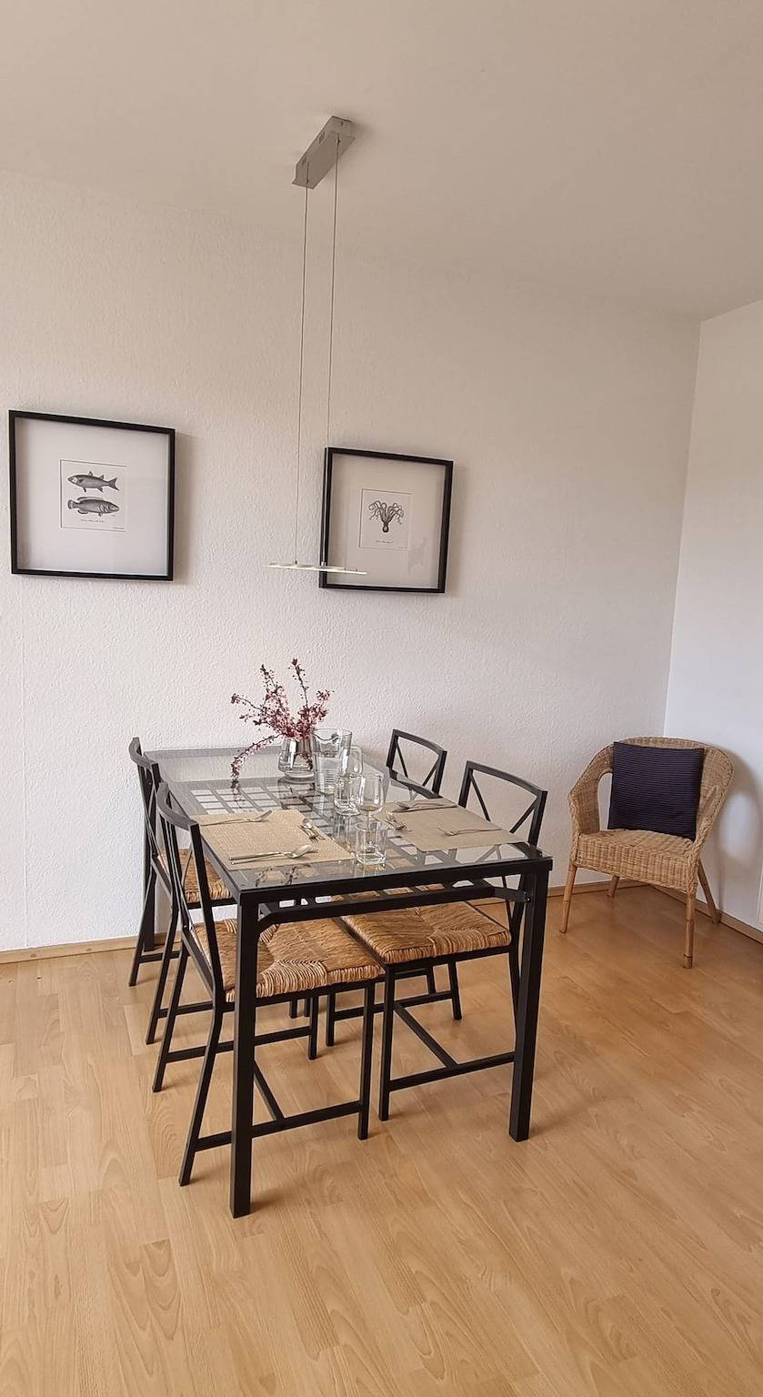 Geheel vakantieappartement, Citynahe Ferienwohnung für 3 Personen I Wlan I Parkplatz in Bezirk Halberg, Saarbrücken