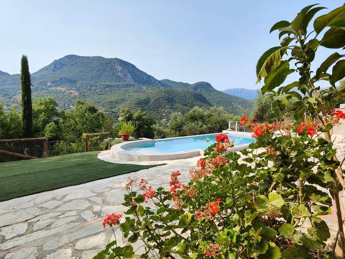 Casa rural para 10 personas, con terraza además de piscina y jardín en Ubrique - 4