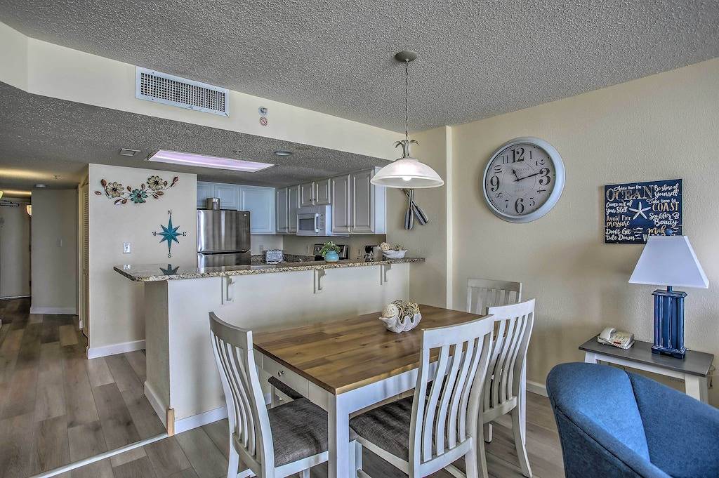 Ganze Wohnung, Bay Watch Condo w/ Oceanfront Balcony & Beach View in North Myrtle Beach, Grand Strand